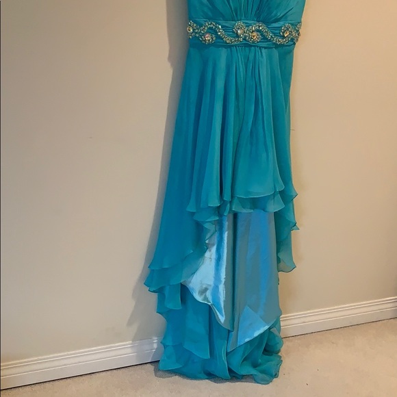 Prom dress. - Picture 2 of 6